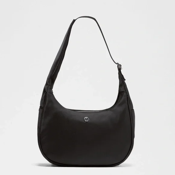 NWT Lululemon City Essentials Shoulder Bag 4L Black - Picture 1 of 8